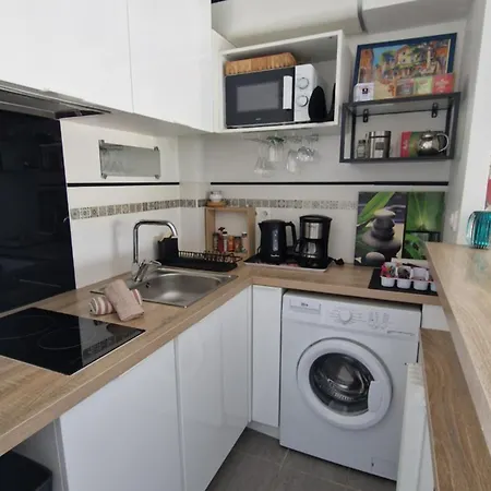 Petit A 100 M De La アパート