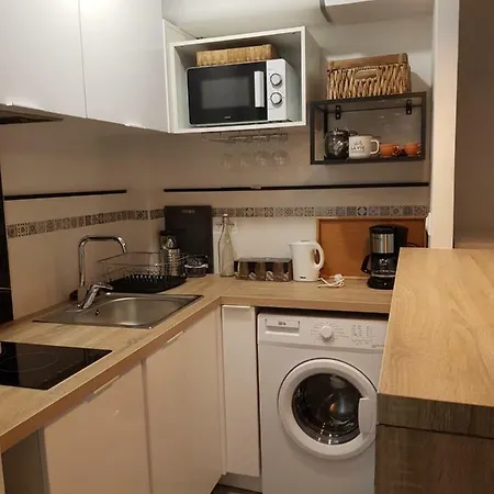 Apartment Petit A 100 M De La
