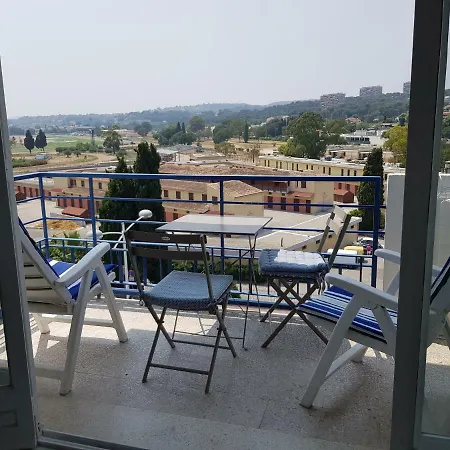 Petit A 100 M De La Lägenhet *